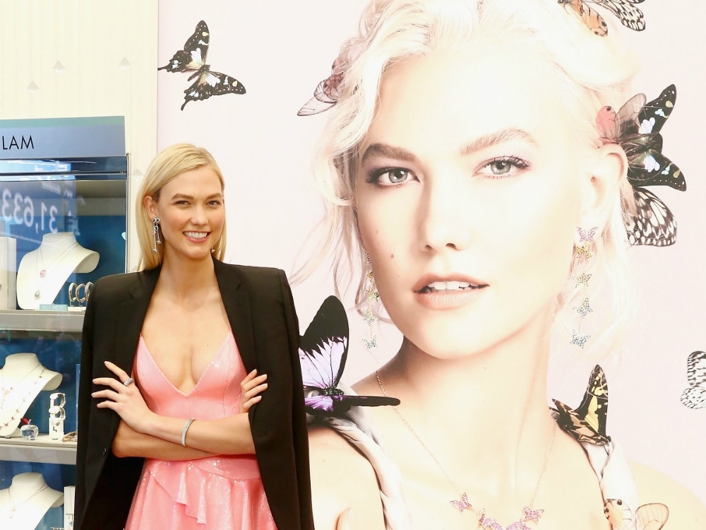Karlie Kloss On Her Favorite Piece Of Jewelry Why She S Teaming Up With Swarovski