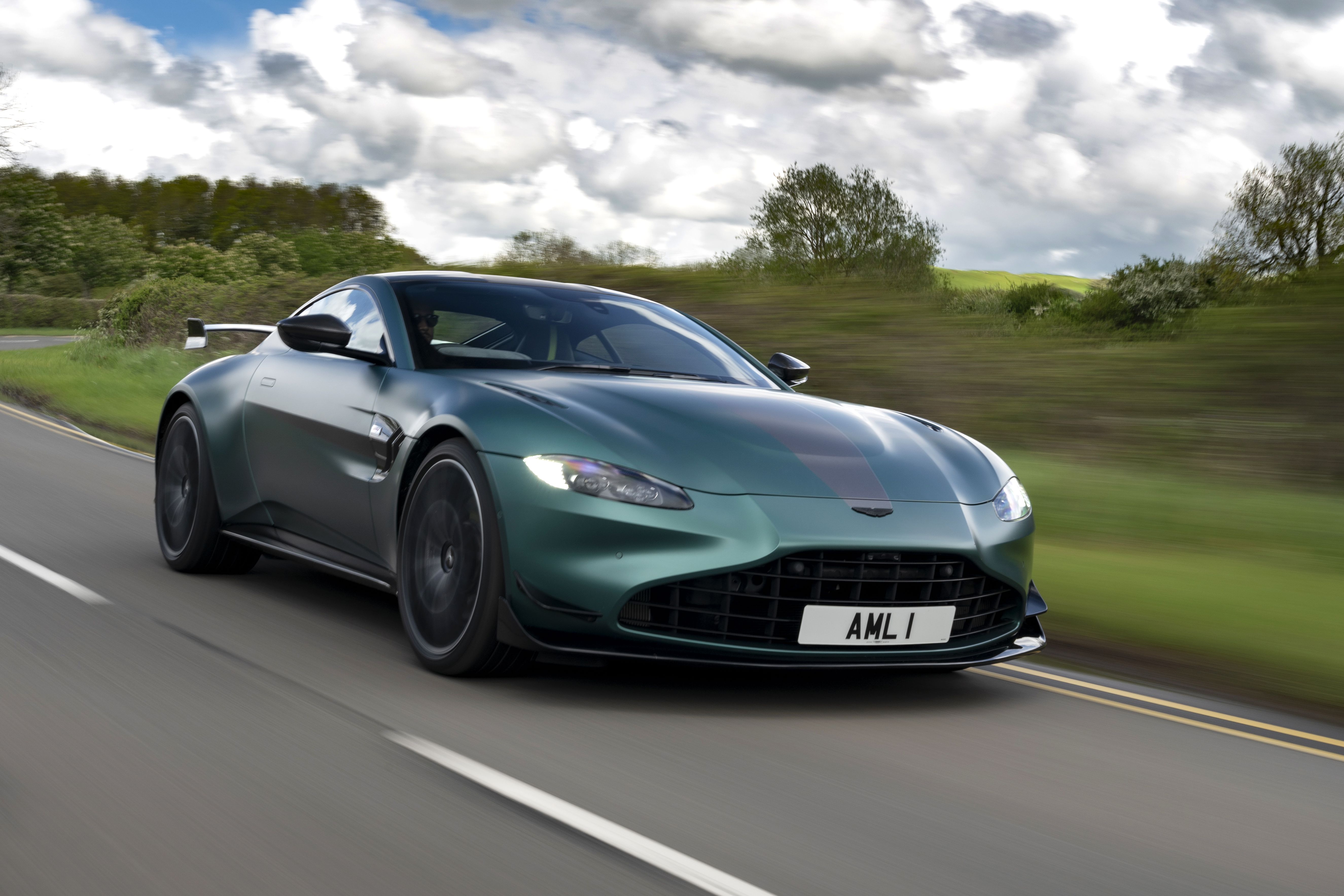Aston_Martin_V8_Vantage_F1_Edition_(13).jpg