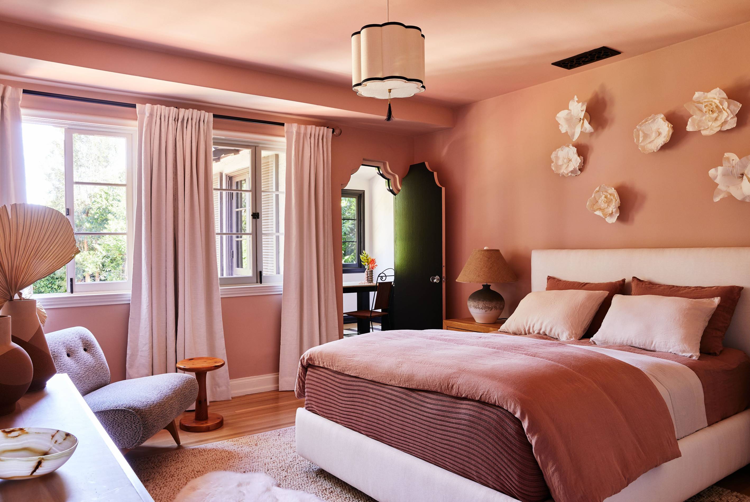Ash Staging concept house in Los Angeles, rose-colored secondary bedroom