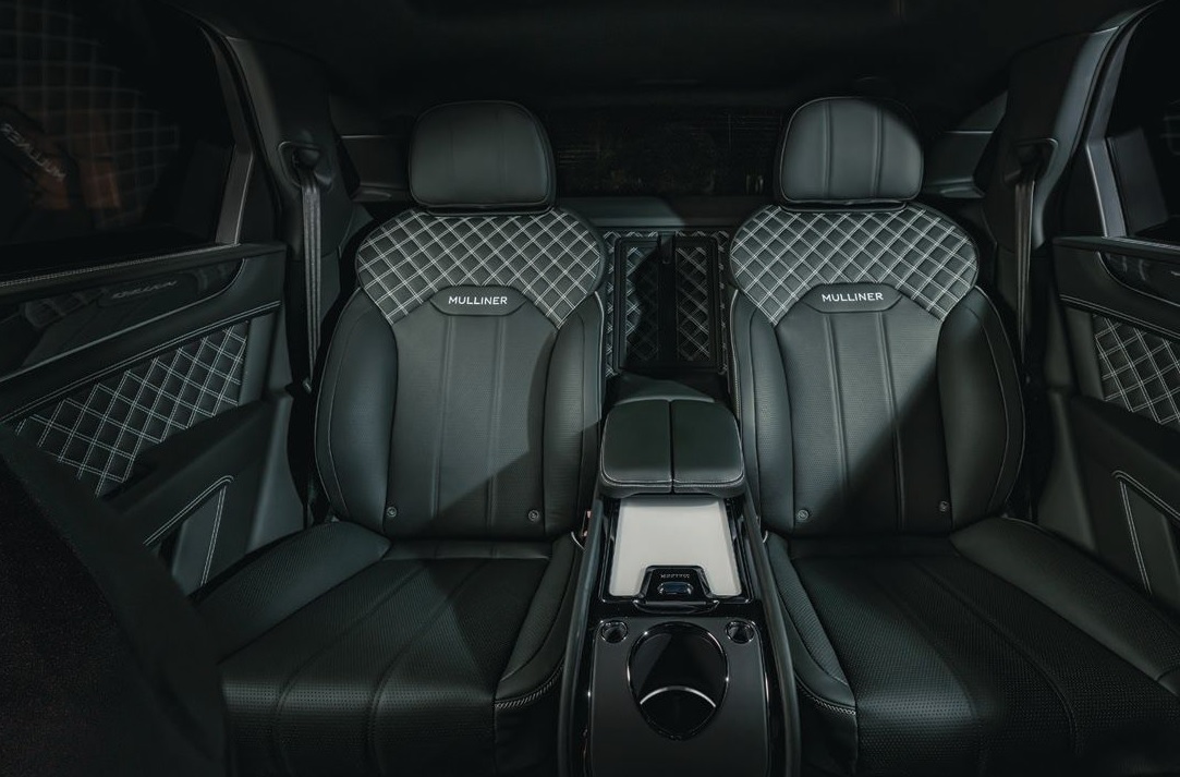 Buyers can configure their Bentayga
to transport four or five passengers.
In the four-passenger guise, the Bentayga’s rear seats benefit from a 30 mm increase in knee room in the upright seated position and nearly 100 mm in the reclined position. There’s even a center console between the two rear seats to store Champagne flutes, should the need arise.