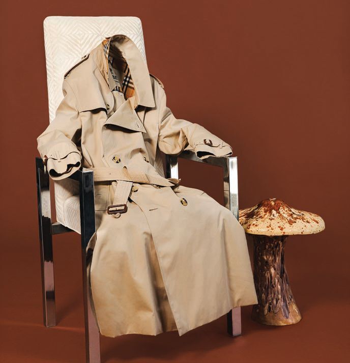 Honey long Kensington Heritage trench coat STYLED BY JAMES AGUIAR | PHOTOGRAPHED BY HELENA PALAZZI