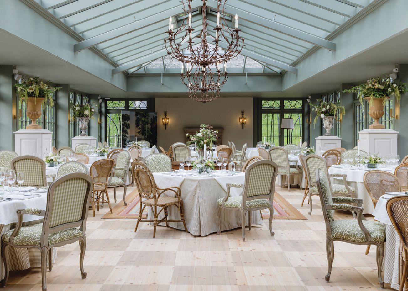 upscale dining takes place at the hotel’s Conservatory.  SOMMERRO HOUSE PHOTO BY FRANCISCO NOGUEIRA