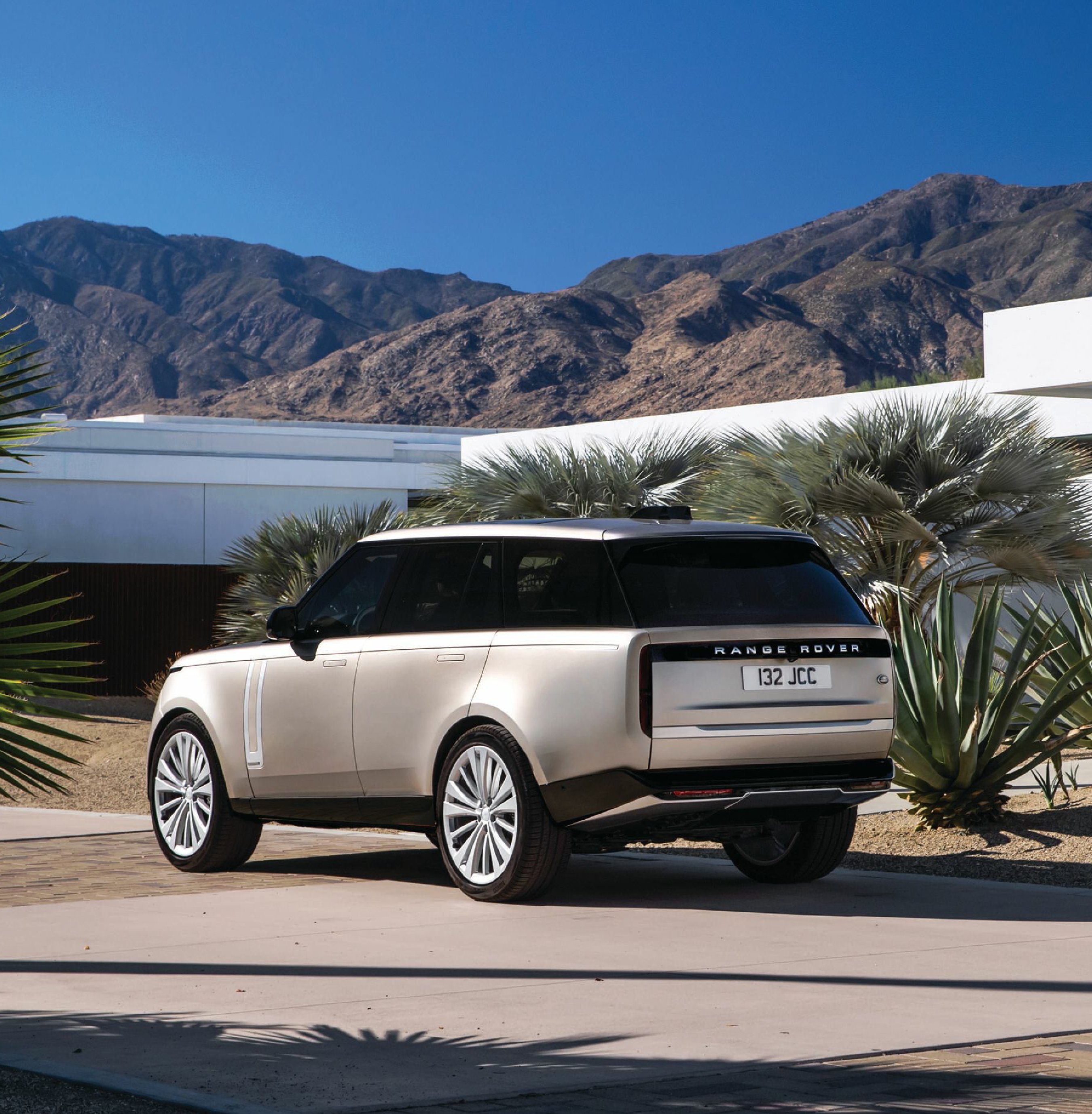 Short front overhangs, an upright windscreen and its distinctive boat tail rear are key elements of the Range Rover’s signature proportions. PHOTO COURTESY OF BRAND
