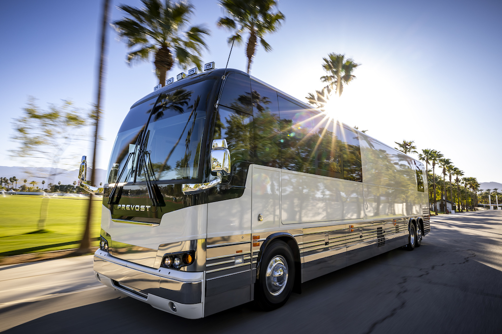 dreamliner coaches tour bus