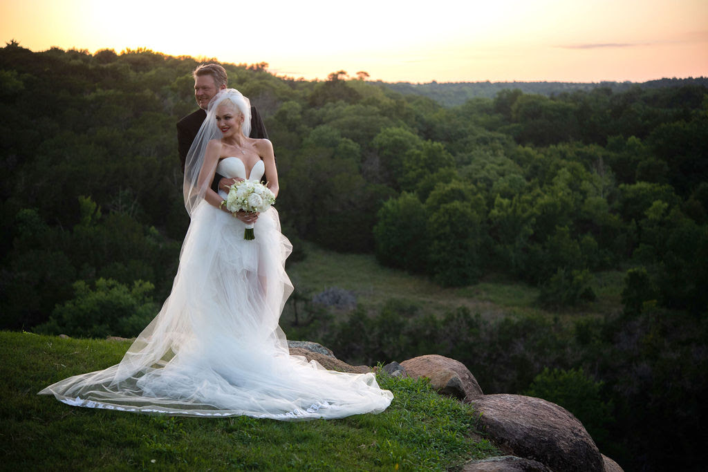 Gwen Stefani and Blake Shelton wedding photo