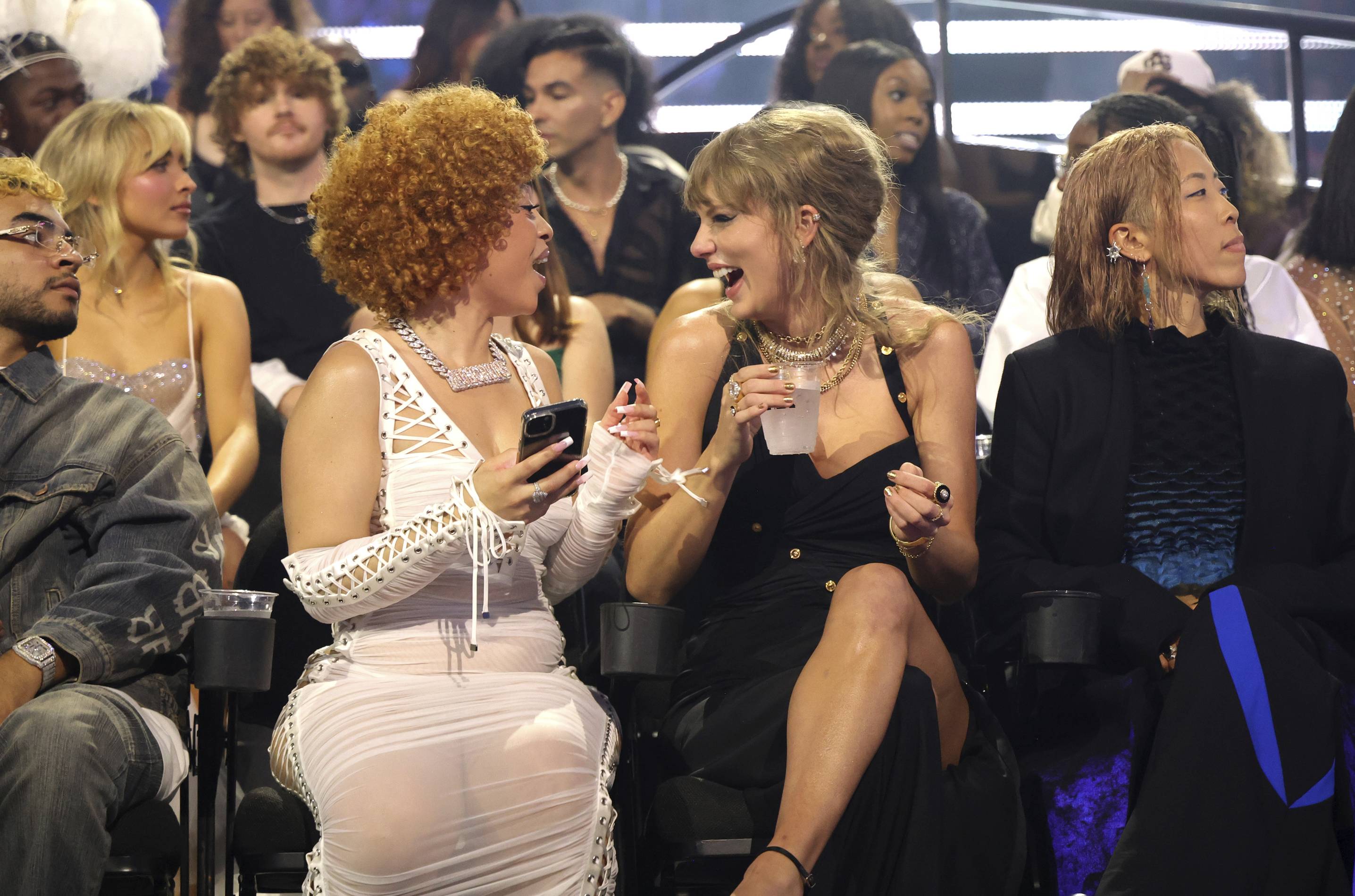 taylor swift and ice spice at the 2023 mtv vmas